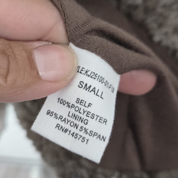 Altar'd State Hooded Vest Sz S Soft Faux Fur Fleece Open Front Brown Small - Picture 7 of 8